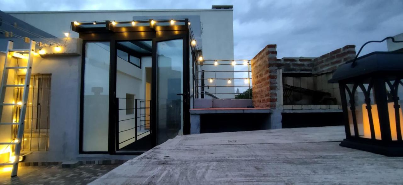 몬테비데오 House With Large Terrace, Jacuzzi And Gated Parking For One Car 빌라 외부 사진