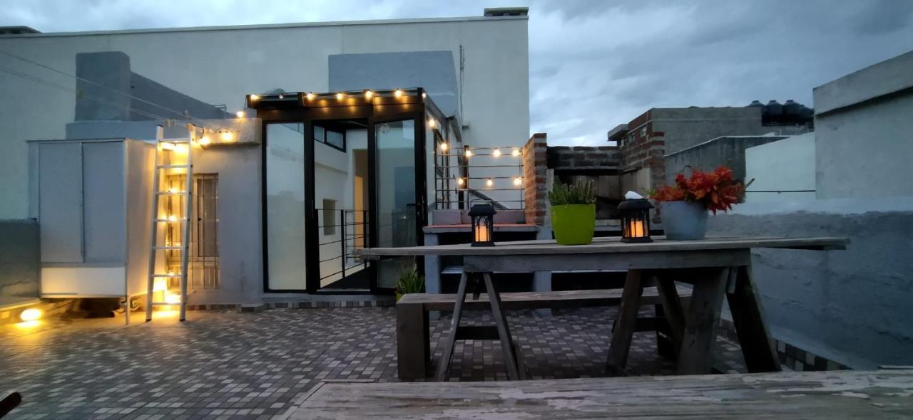 몬테비데오 House With Large Terrace, Jacuzzi And Gated Parking For One Car 빌라 외부 사진