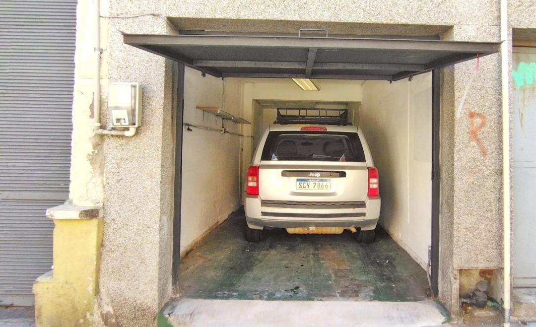 몬테비데오 House With Large Terrace, Jacuzzi And Gated Parking For One Car 빌라 외부 사진